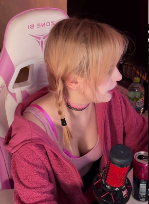 306x419