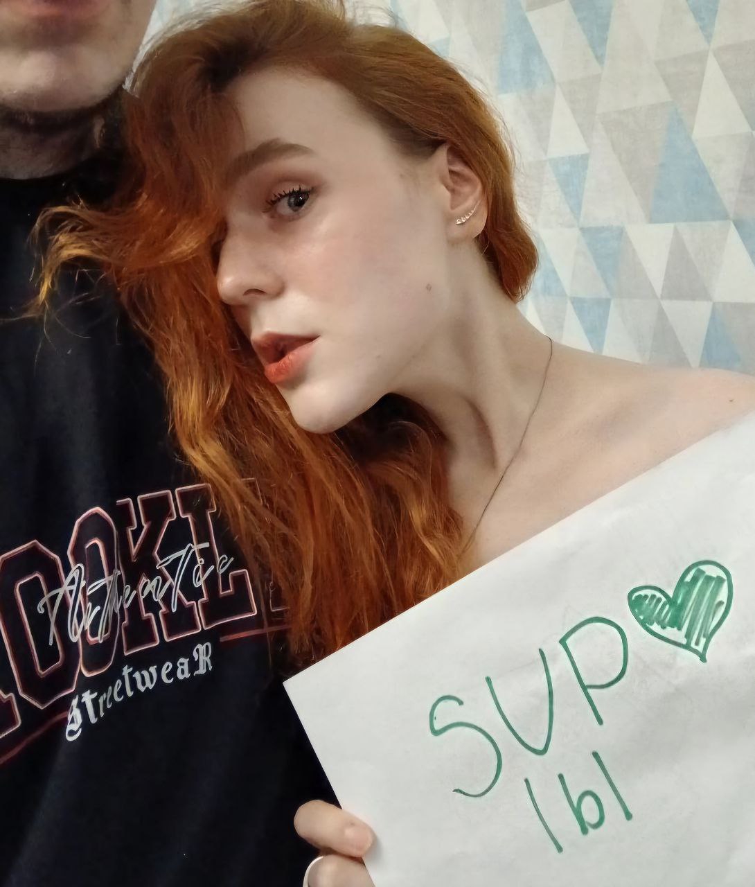 1090x1280