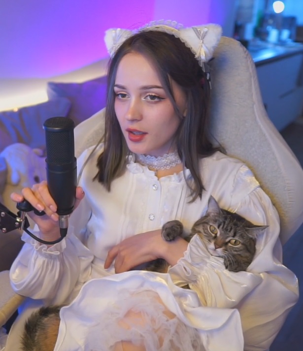 615x713