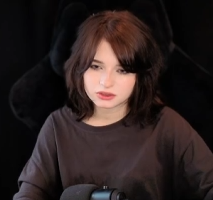 300x281